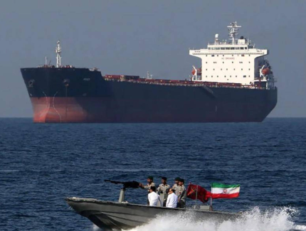 特朗普鼓动各国，要么来买美国的石油，要么就自己去中东抢石油